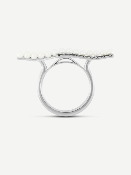 Pearl Ring with Diamonds – White Gold