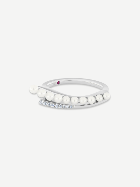 Pearl Ring with Diamonds – White Gold