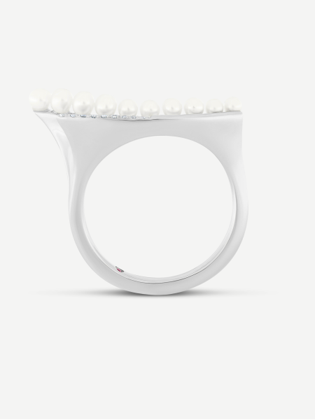 Pearl Ring with Diamonds – White Gold