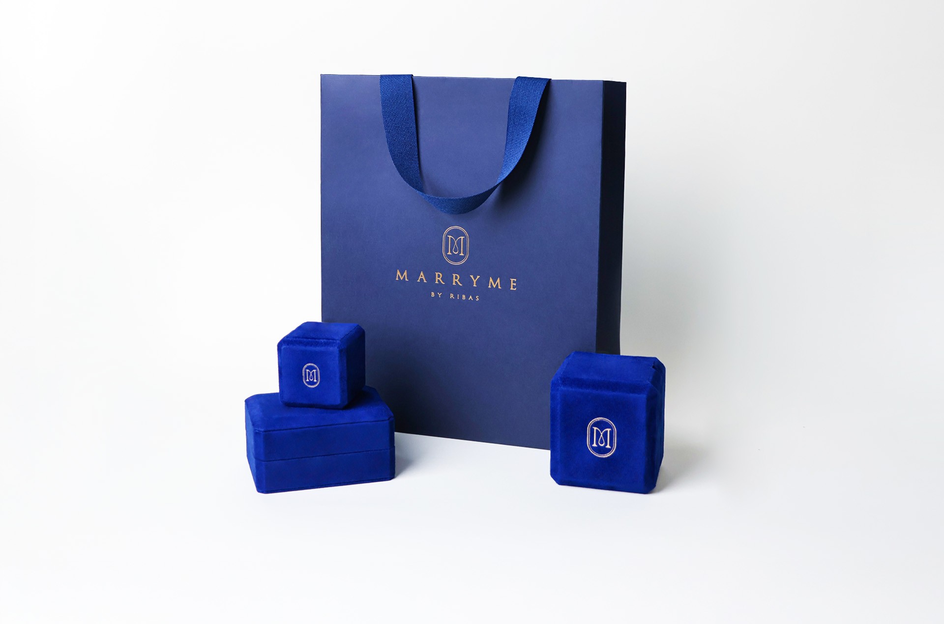 Free shipping and returns
