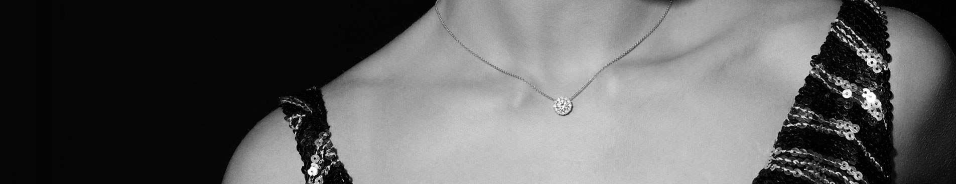 kaklo-papuosalai-klasikiniai-su-deimantais-marry-me